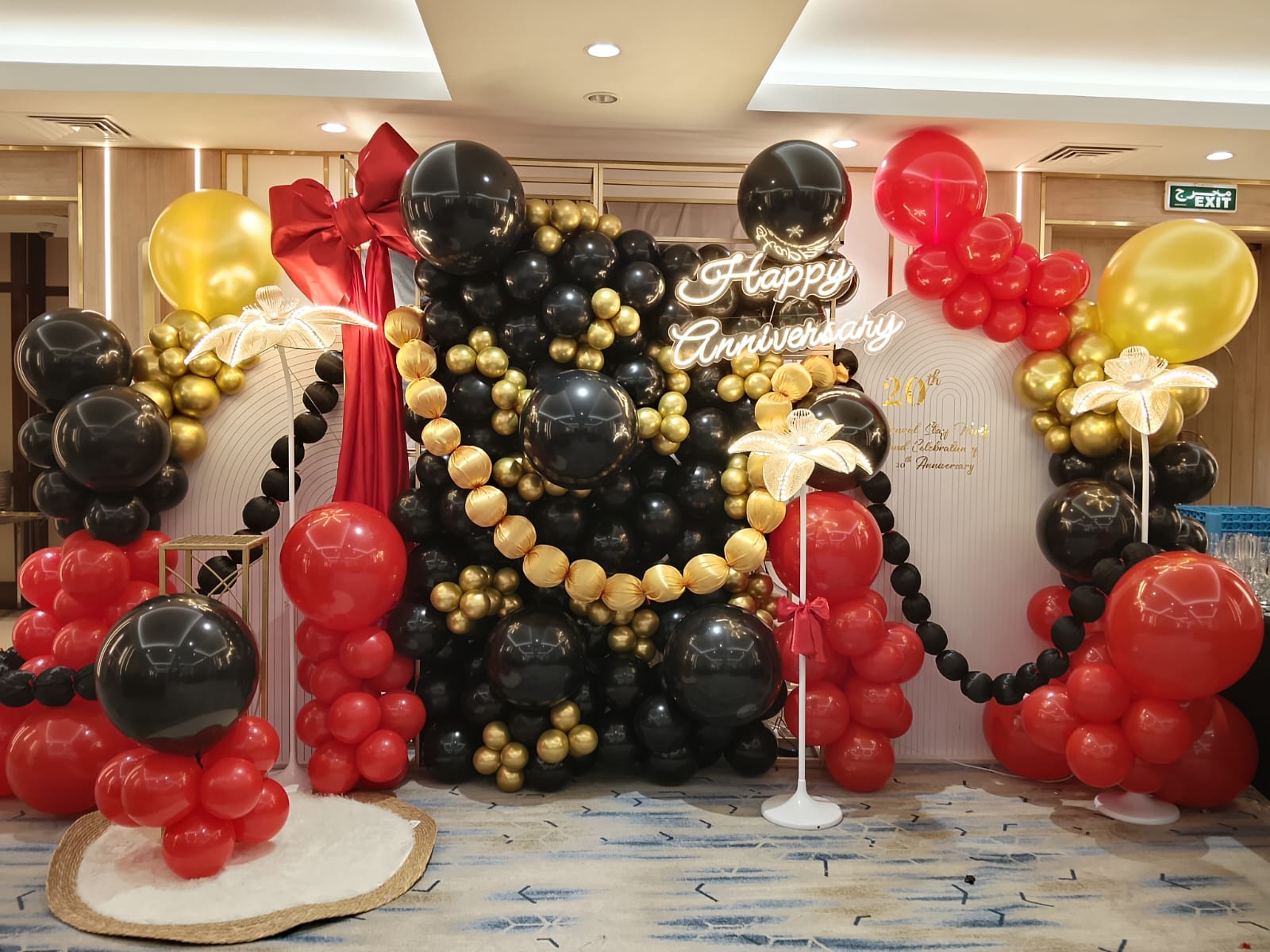 Gold Balloon Decor Business Bay